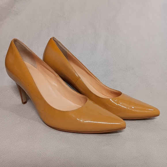 Cole Haan High Heel Pump 10B Pointy Toe Beige Gold Patent Leather 3.25" Heel - Picture 1 of 12